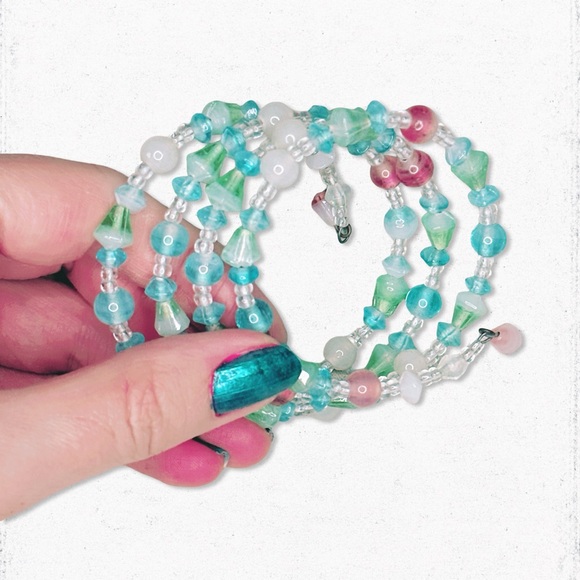6095gc. Mint Glass Wrap Bracelet - Picture 4 of 5